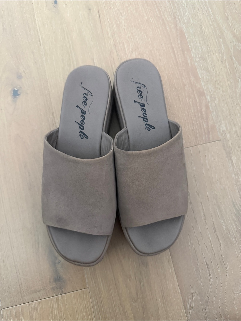 Free People Platform Slides